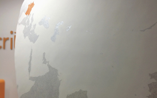 金属塗装で個性的なインテリアを施工